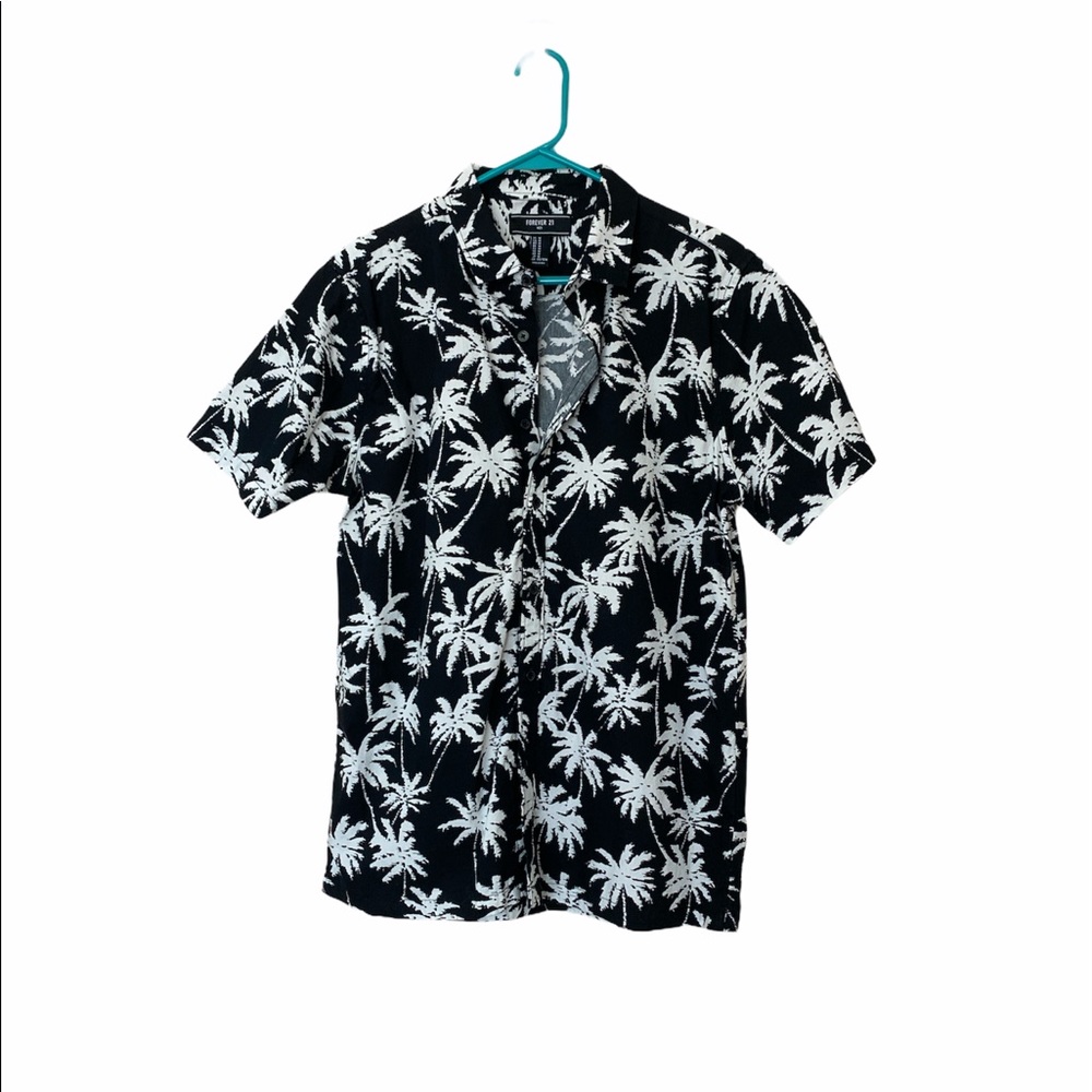 Men’s short sleeved casual button down shirt